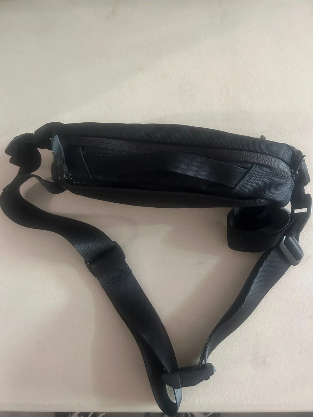 Aer Black Minimalist Sling Belt Bag — Aer designed in San Francisco Cordura - Picture 3 of 7